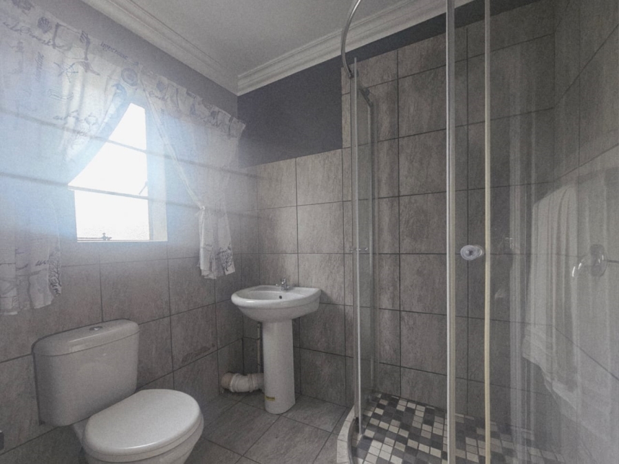 4 Bedroom Property for Sale in Ladybrand Free State